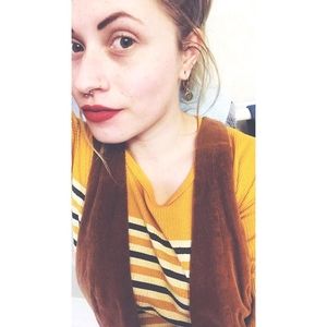 Meet your Posher, Hayley